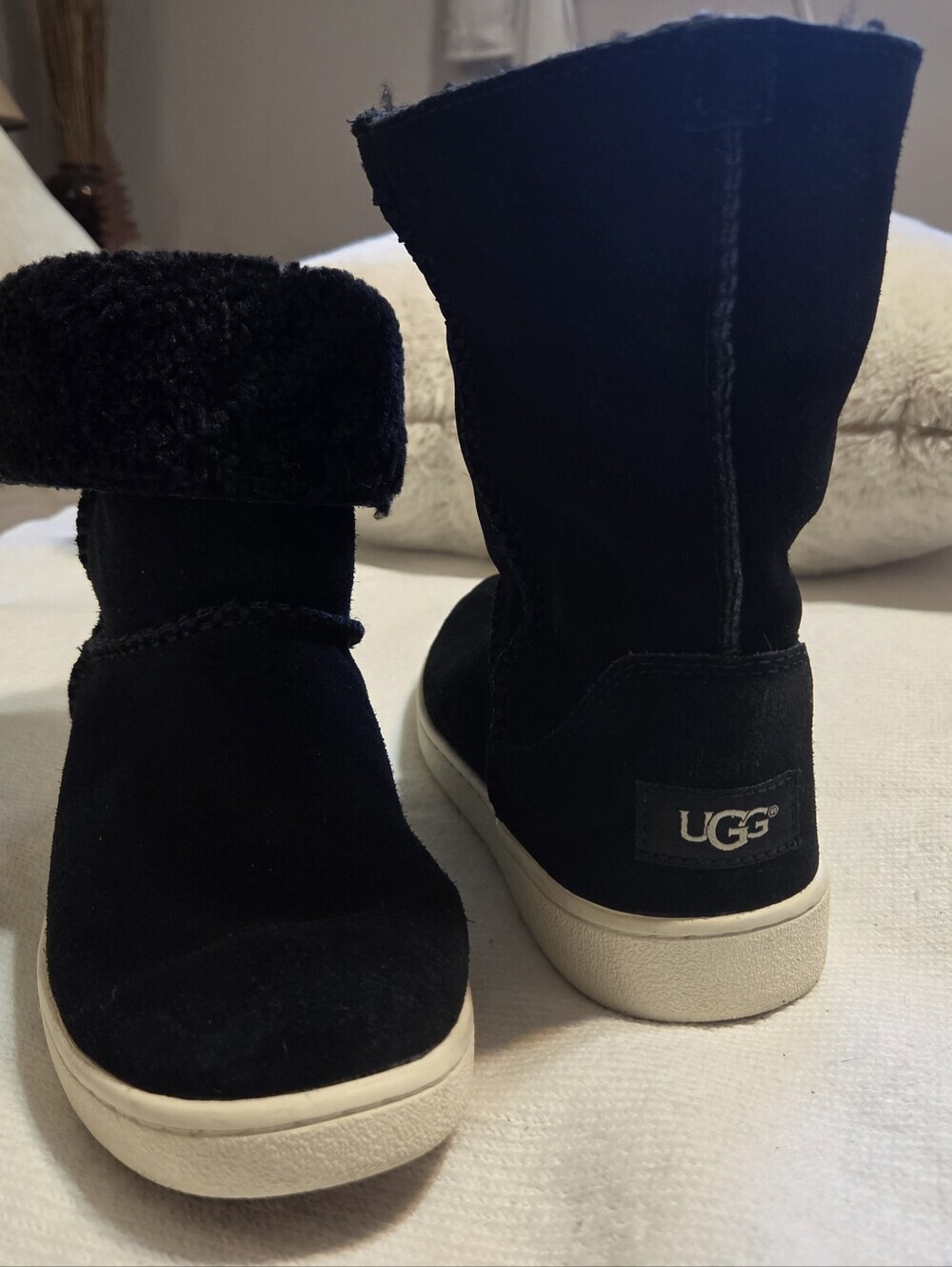 UGG Women's Black Suede Mid-Calf Boot with Cream Rubber Sole. Sz 8 - Picture 7 of 12